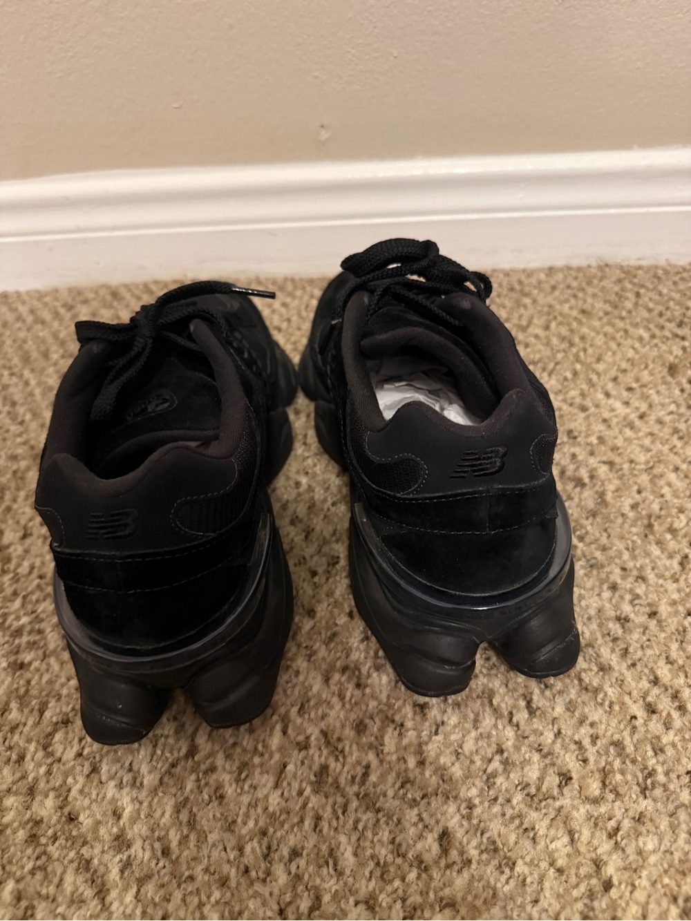 New Balance All-Black Retro Runner Sneakers - Picture 6 of 7